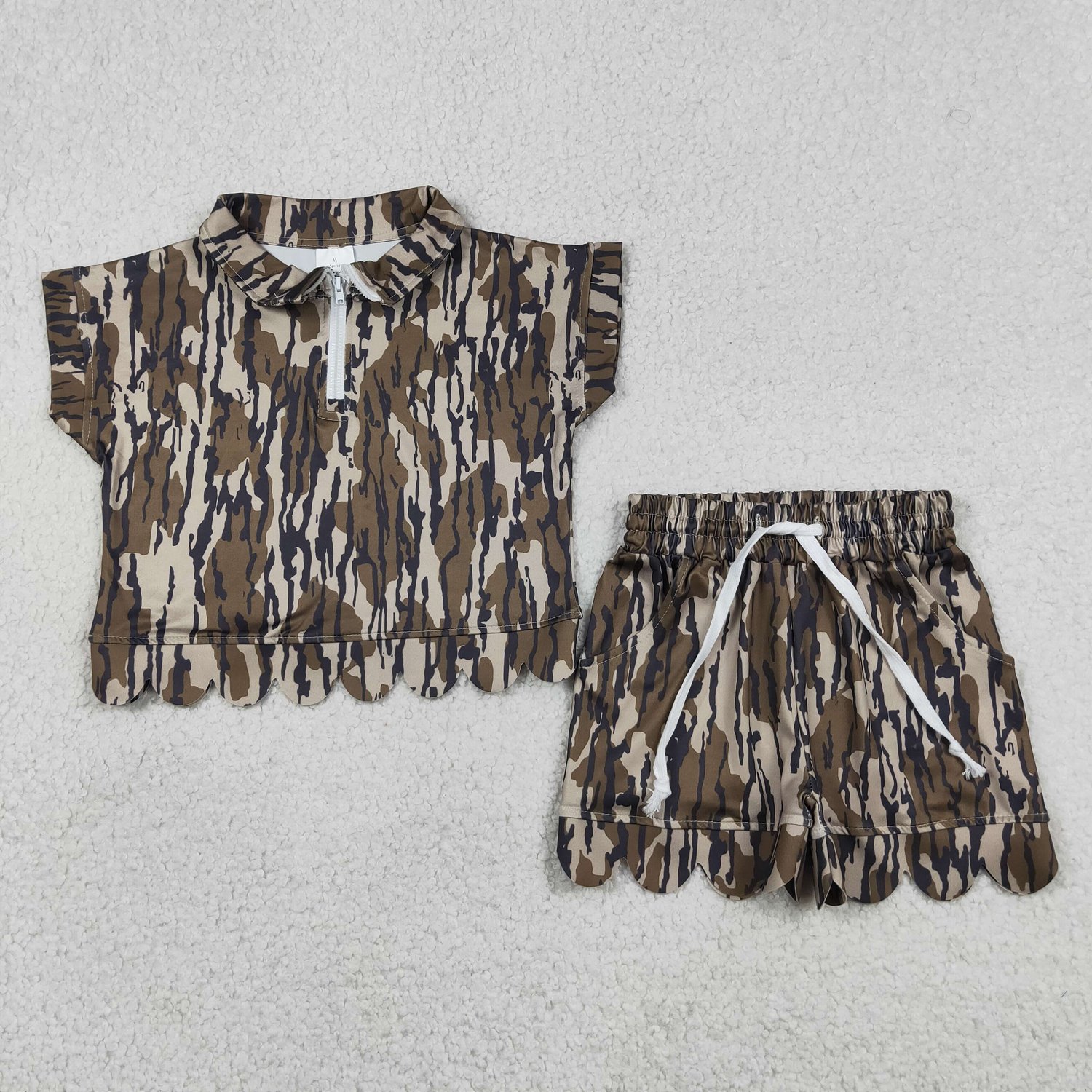 GSSO3563 Baby Girls Olive Camo Zip Top Pocket Scallop Shorts Set - Image 1