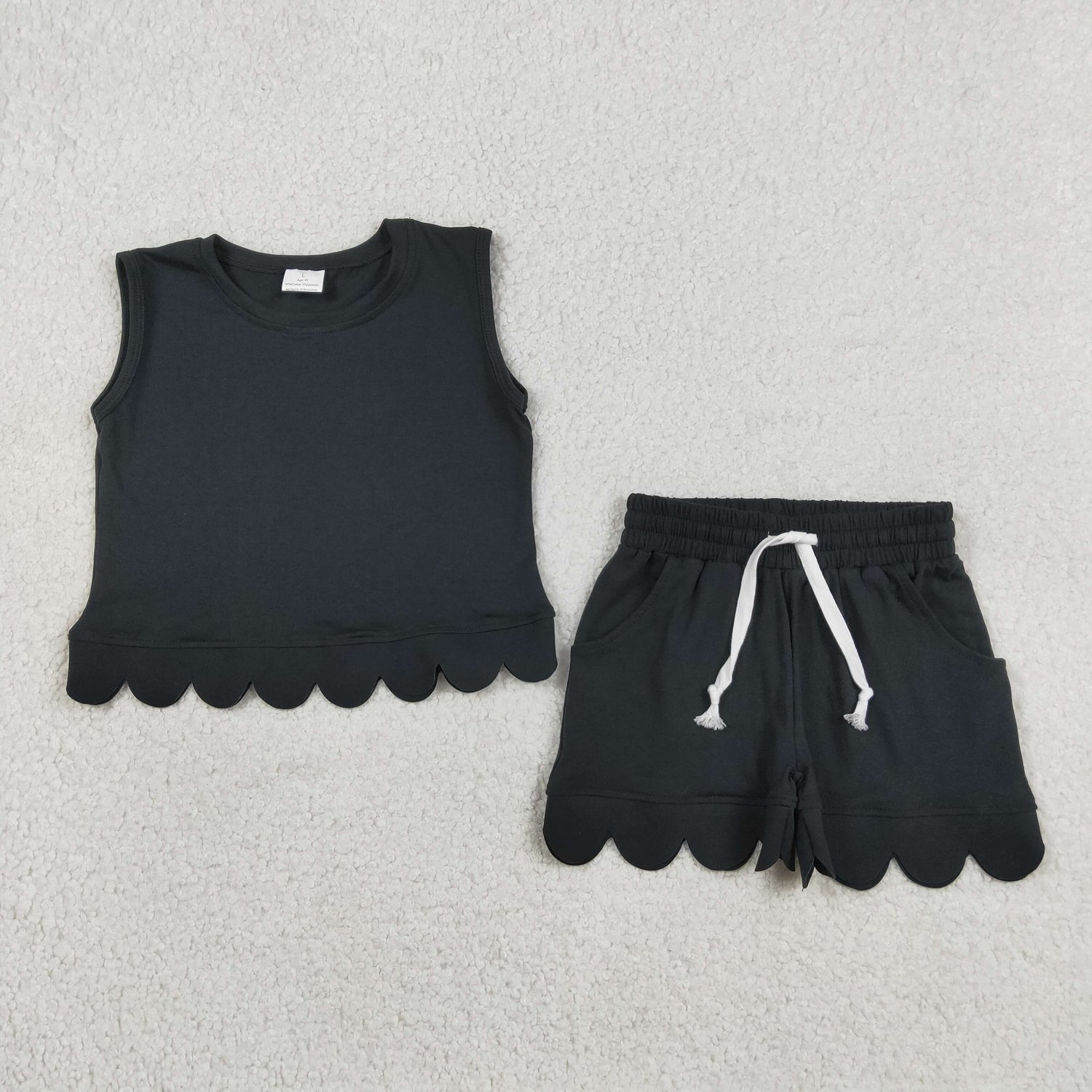 GSSO3733 Baby Girls Black Sleeveless Pocket Top Scallop Edge Short Outfit Set - Image 1